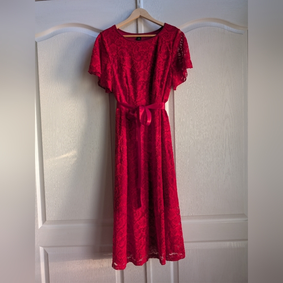 ❤️Red Lace Dress❤️ - Picture 8 of 12